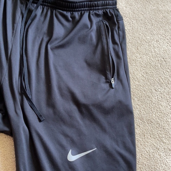 Nike men’s joggers - Picture 5 of 9